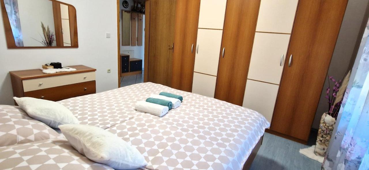 Apartments Pinezic Skrbčići Bagian luar foto